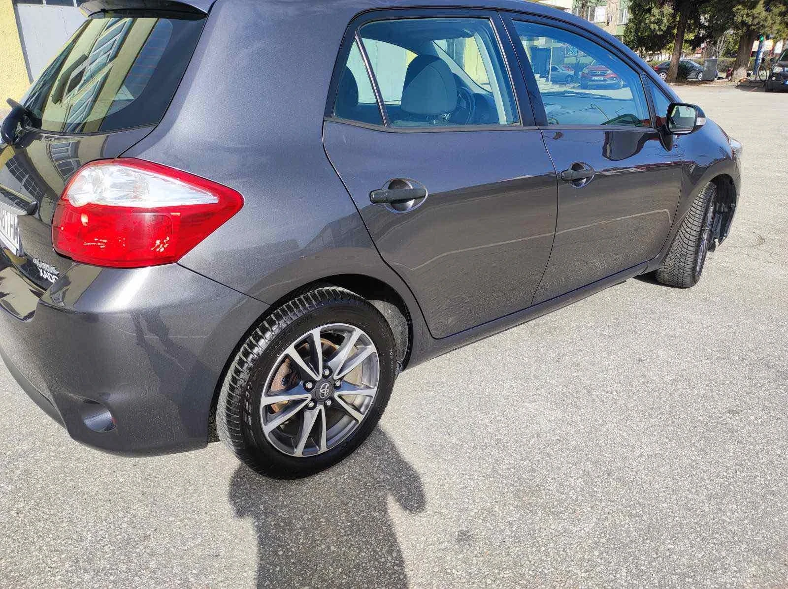 Toyota Auris  - изображение 4