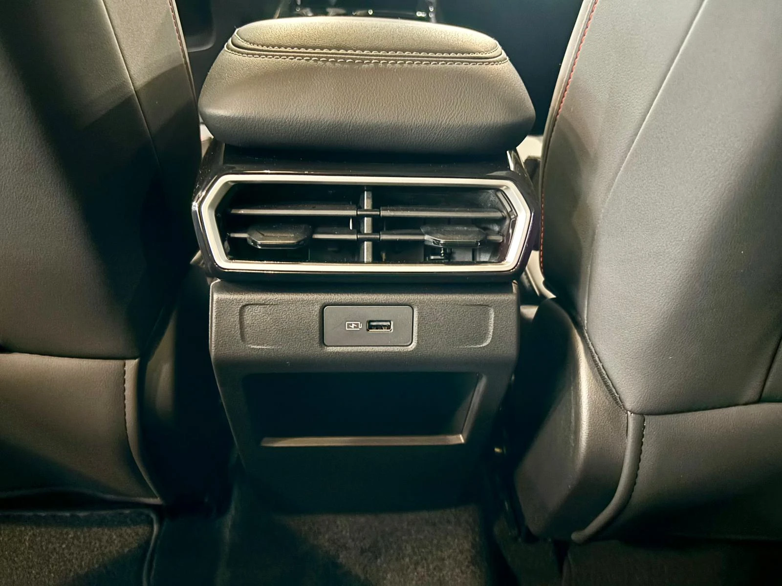 Geely Cityray 1.5T GK, снимка 13 - Автомобили и джипове - 53725380