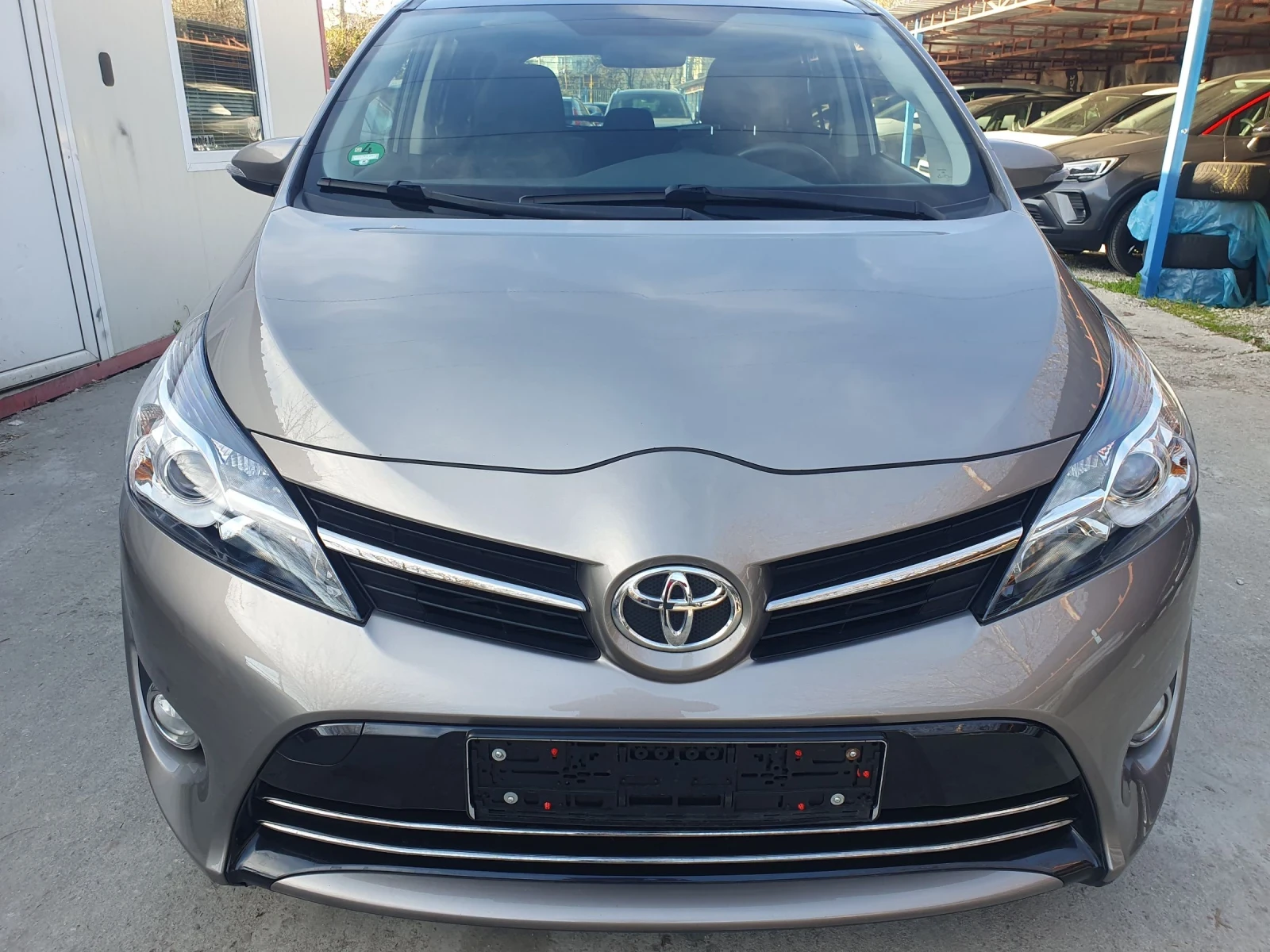 Toyota Verso 1.6 D4D NAVI 6skr. KAMERA PANORAMA PODGREV, снимка 4 - Автомобили и джипове - 53781833