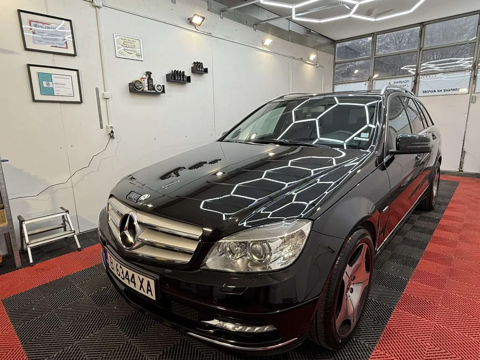 Mercedes-Benz C 250 C250 4MATIC, снимка 10 - Автомобили и джипове - 53873360