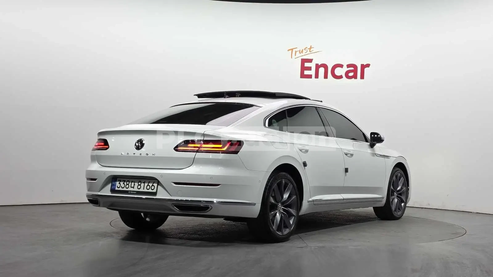 VW Arteon 360/дигитален кокпит/ОТ 280 евро на месец, снимка 2 - Автомобили и джипове - 54090251