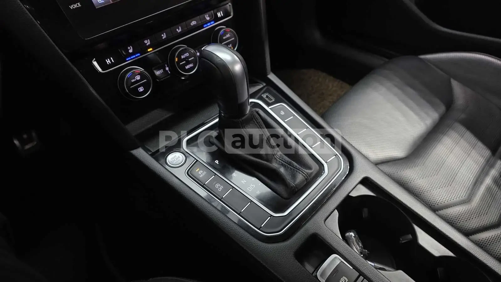 VW Arteon 360/дигитален кокпит/ОТ 280 евро на месец, снимка 8 - Автомобили и джипове - 54090251