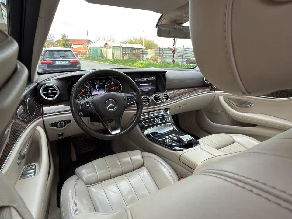 Mercedes-Benz E 220 ТОП СЪСТОЯНИЕ, снимка 12 - Автомобили и джипове - 54194816