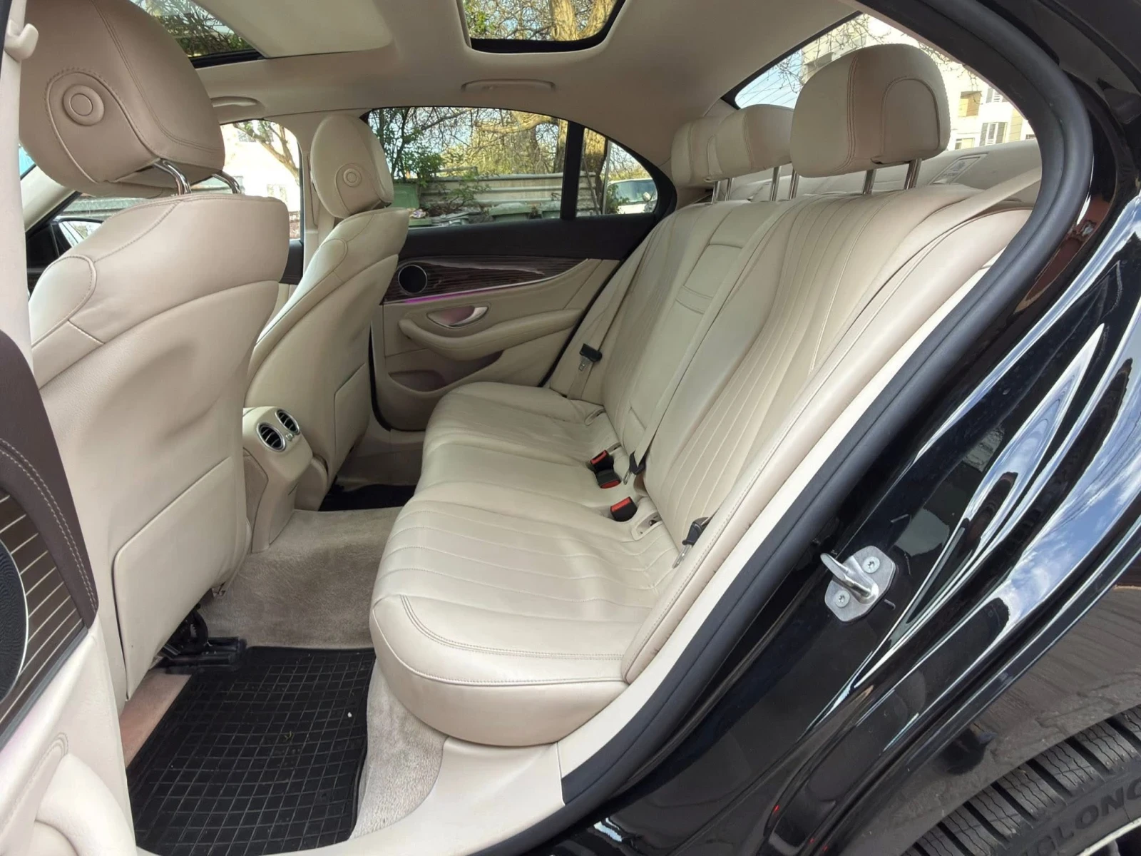 Mercedes-Benz E 220 ТОП СЪСТОЯНИЕ, снимка 9 - Автомобили и джипове - 54194816