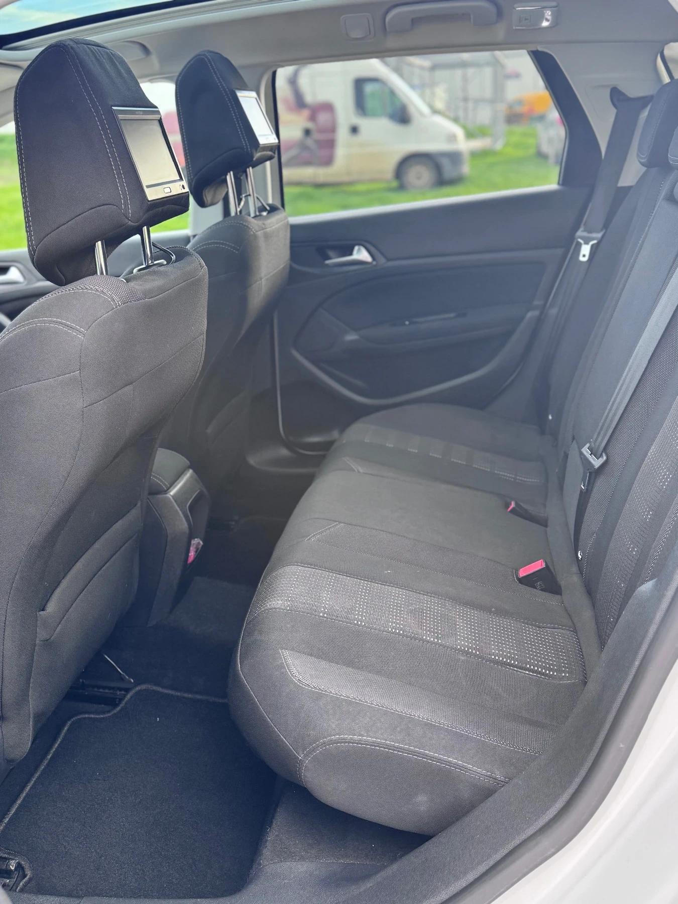 Peugeot 307 1.6 HDI 120кс, снимка 11 - Автомобили и джипове - 54282773