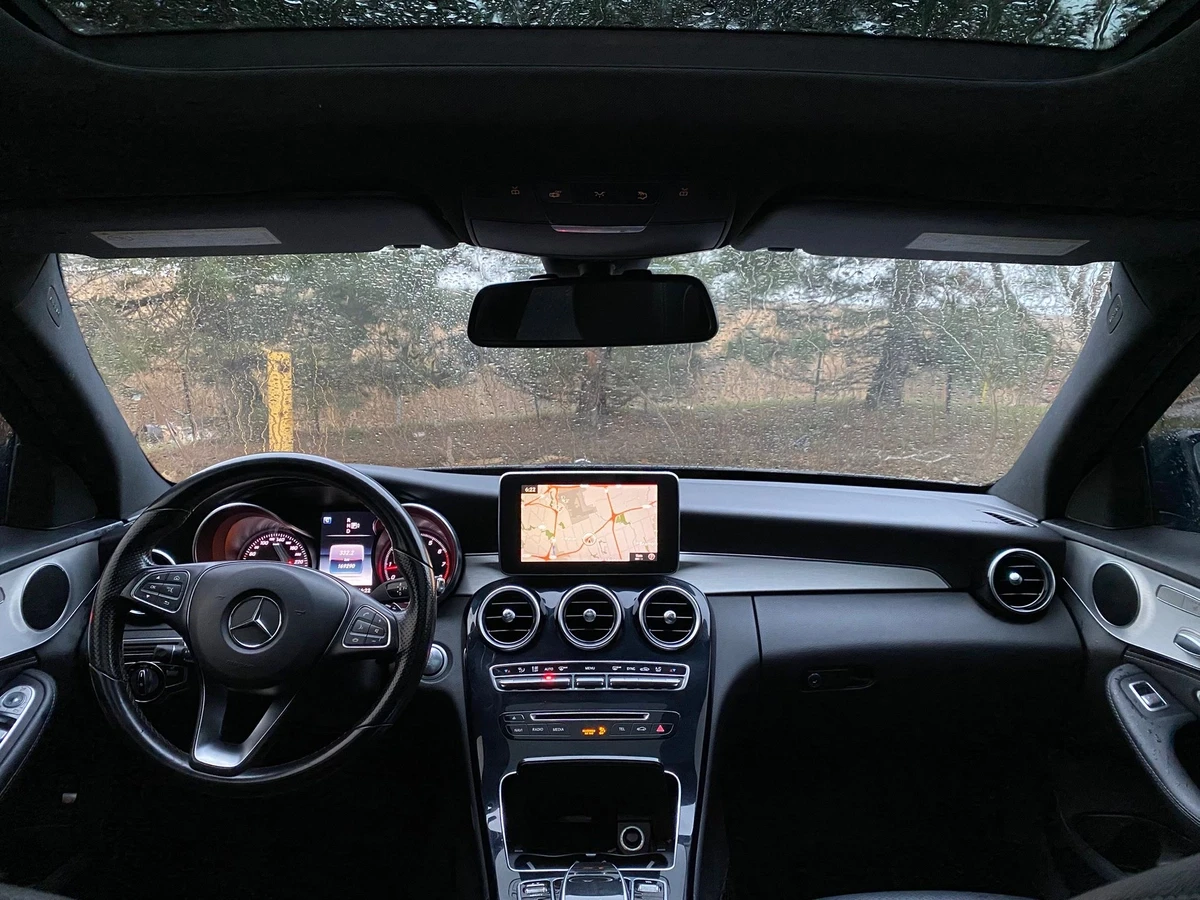 Mercedes-Benz C 300 4 Matic, снимка 8 - Автомобили и джипове - 54387295
