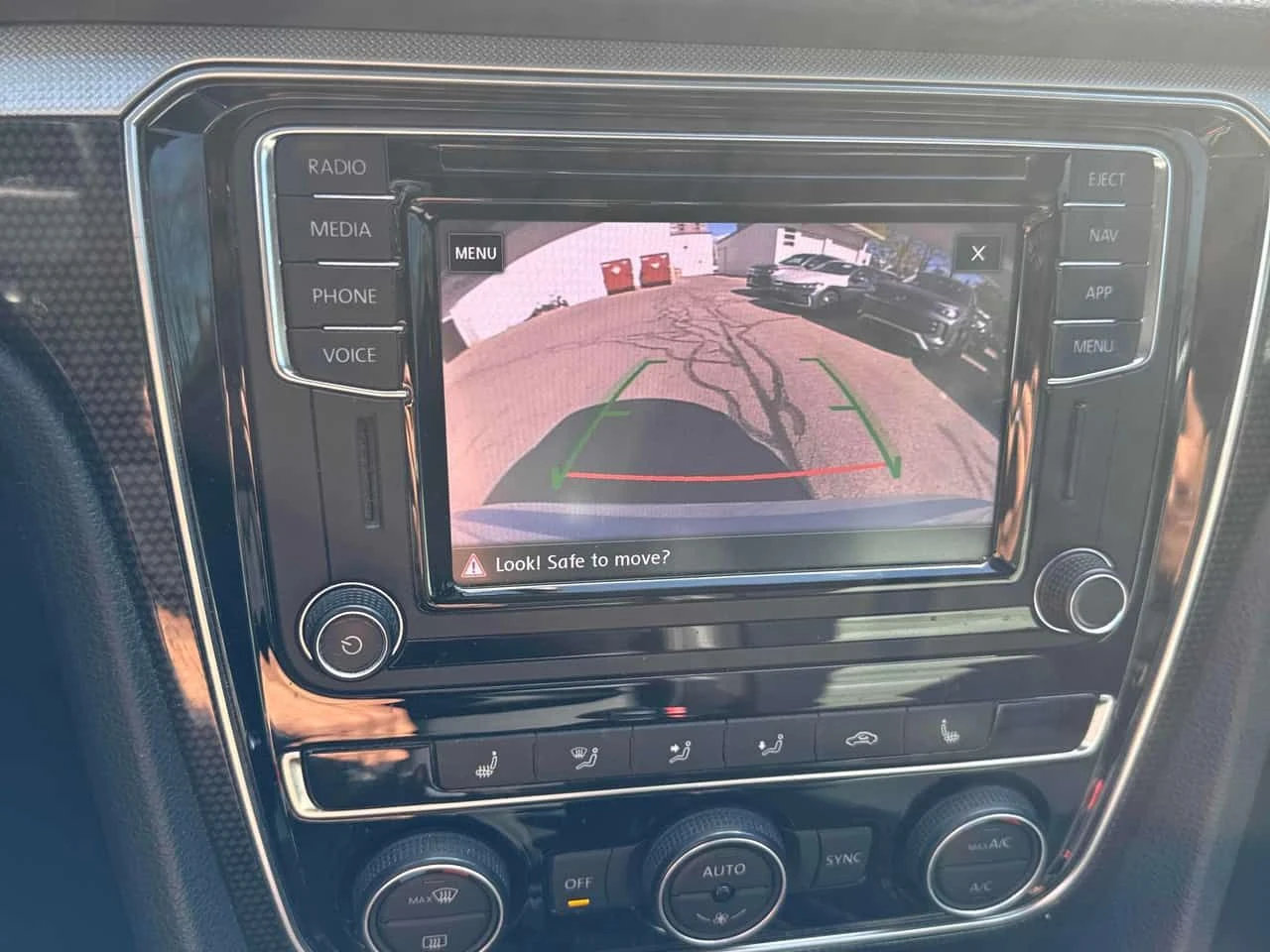VW Passat * GT * 2 КЛЮЧА* PANO* KEYLESS* ПОДГРЕВ* , снимка 10 - Автомобили и джипове - 54513556