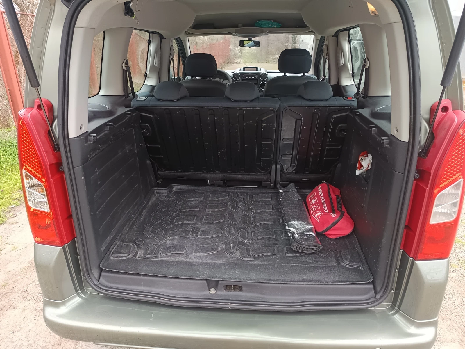 Peugeot Partner 1.6i Tepee, снимка 7 - Автомобили и джипове - 55186105