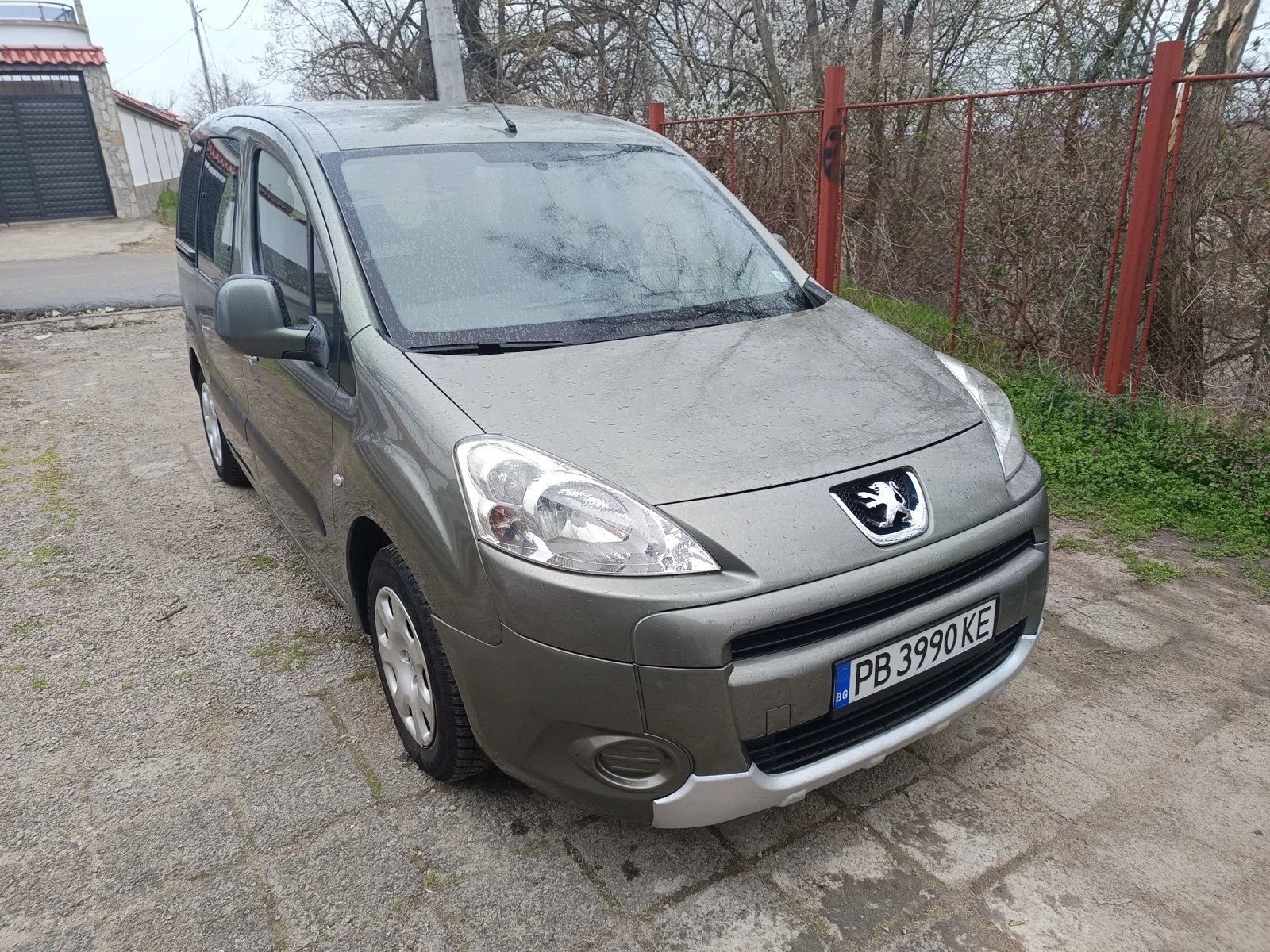 Peugeot Partner 1.6i Tepee, снимка 2 - Автомобили и джипове - 55186105