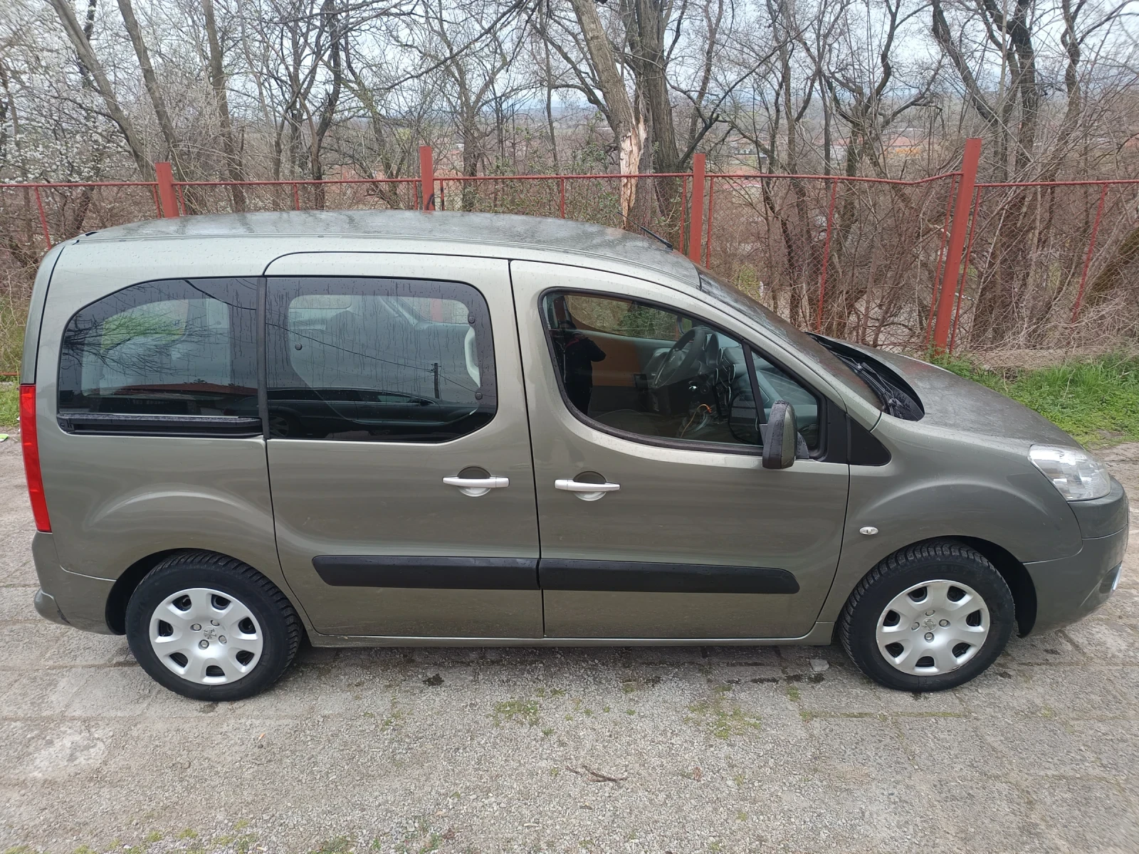 Peugeot Partner 1.6i Tepee, снимка 3 - Автомобили и джипове - 55186105