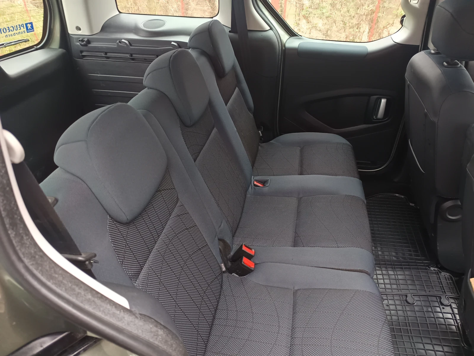 Peugeot Partner 1.6i Tepee, снимка 9 - Автомобили и джипове - 55186105