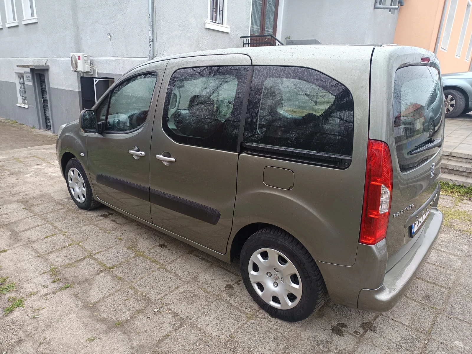 Peugeot Partner 1.6i Tepee, снимка 5 - Автомобили и джипове - 55186105