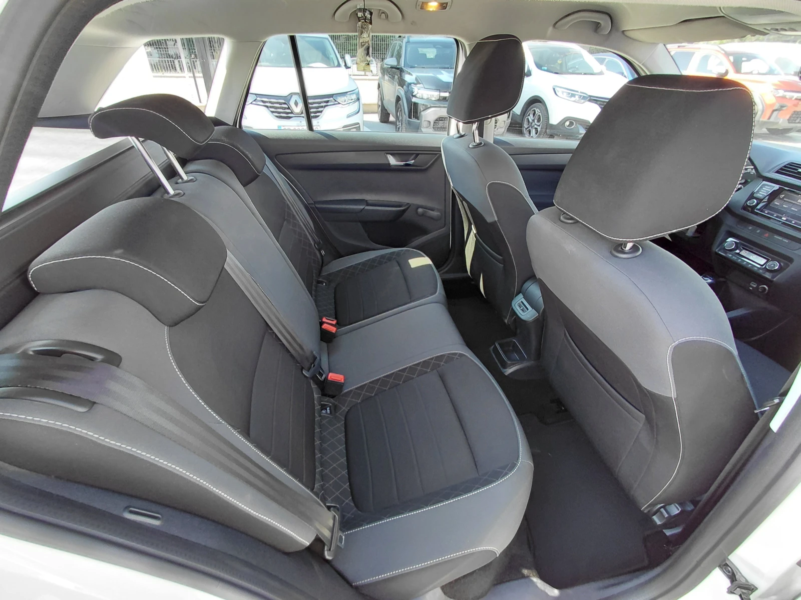 Skoda Fabia 1.0TSi/95k.c./Business / DSG, снимка 14 - Автомобили и джипове - 55294094