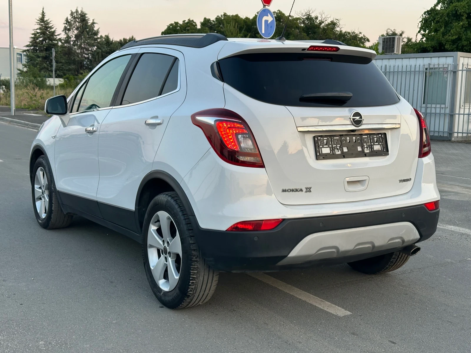 Opel Mokka X 1.4T B14NET Automatic | CarPlay | Камера | FullLed, снимка 4 - Автомобили и джипове - 55546872
