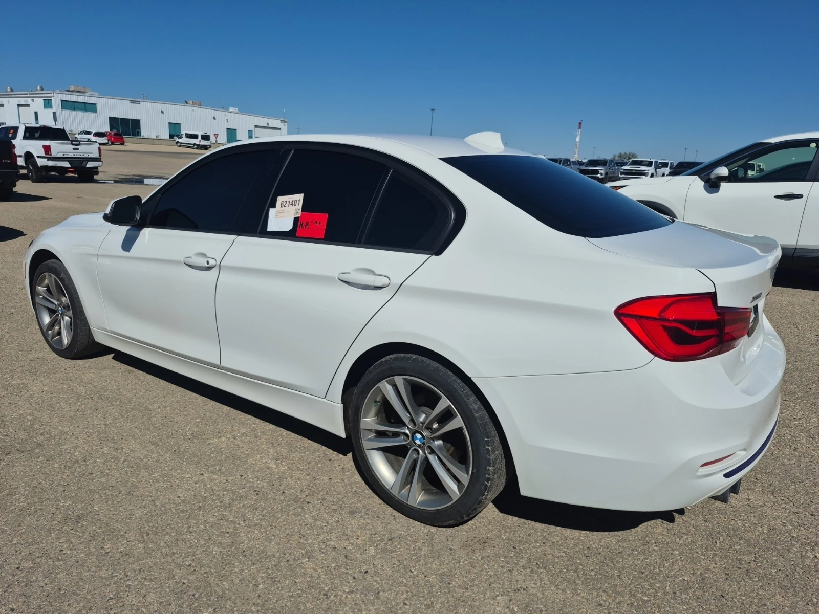 BMW 330 I XDRIVE / Carfax / Автокредит, снимка 4 - Автомобили и джипове - 55972971
