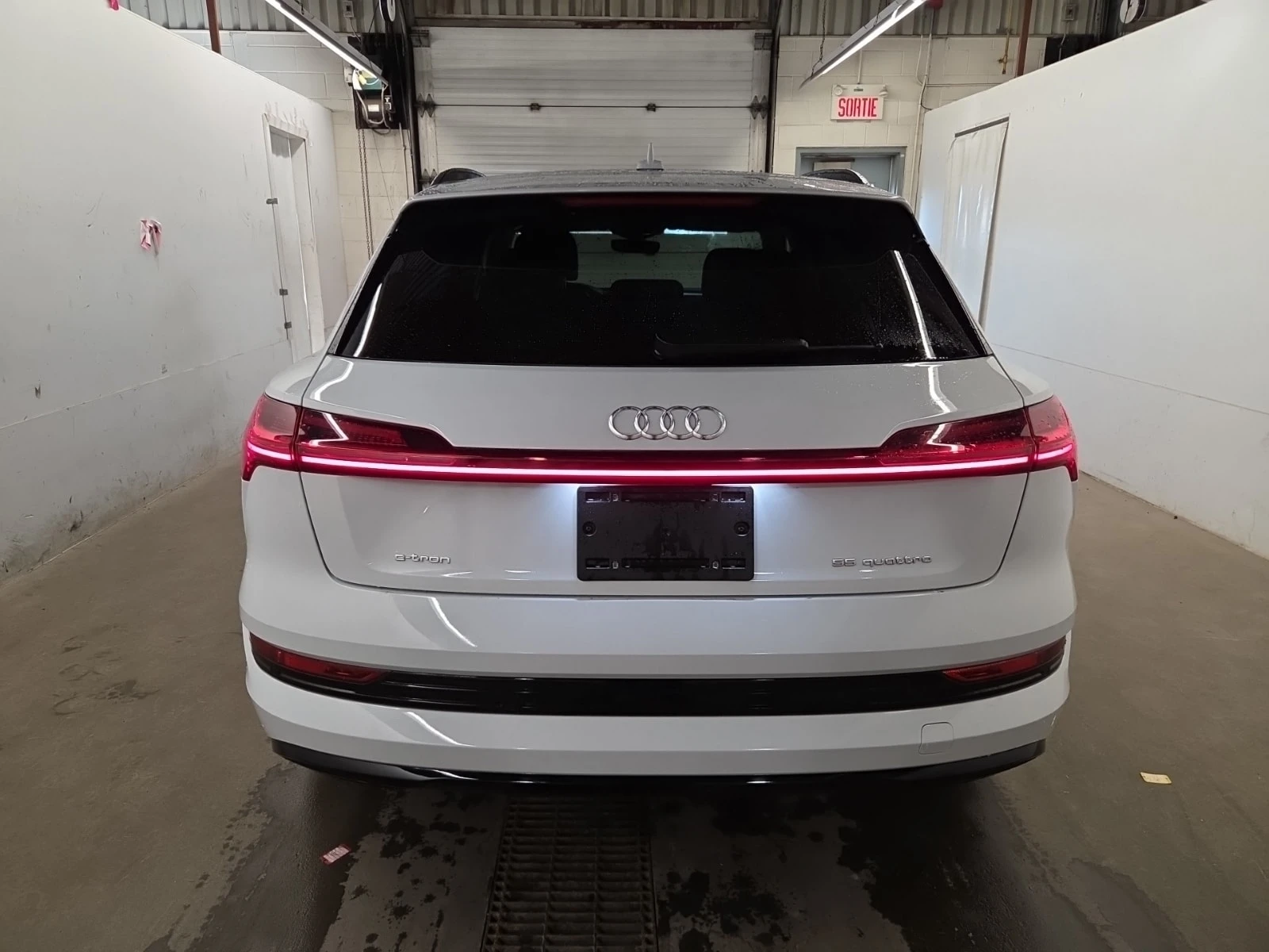 Audi E-Tron * TECHNIK * ���������* 360 ������*  | Mobile.bg � ����������� 17