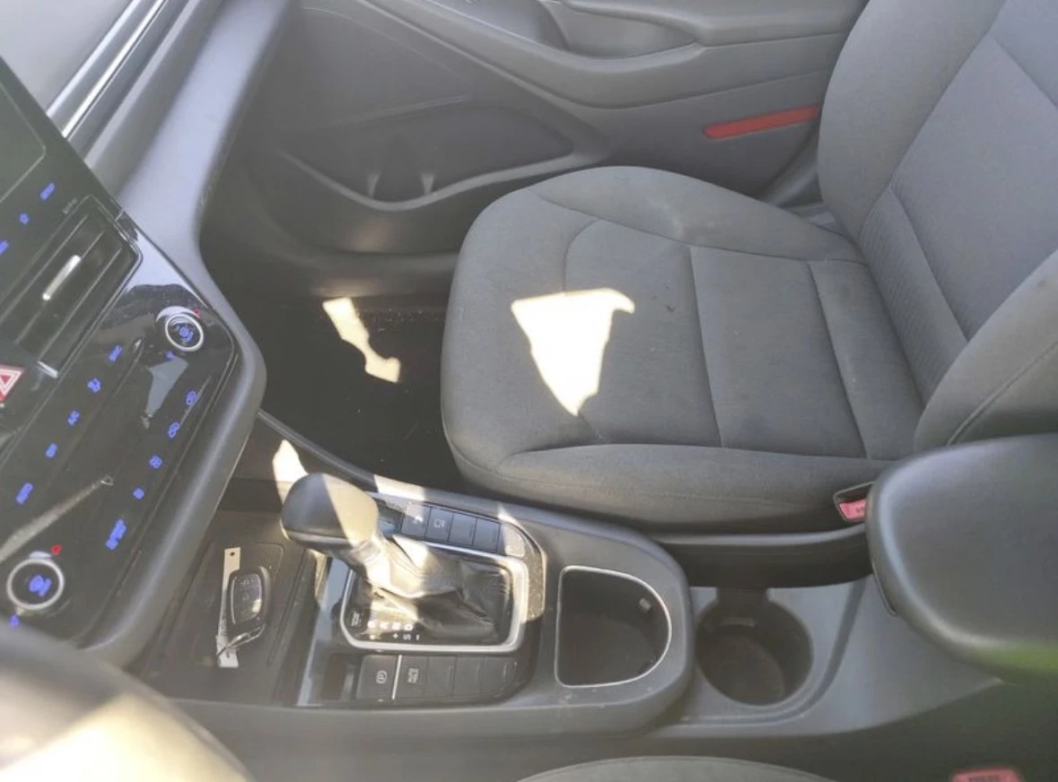 Hyundai Ioniq 1.6Hybrid , снимка 8 - Автомобили и джипове - 56265488