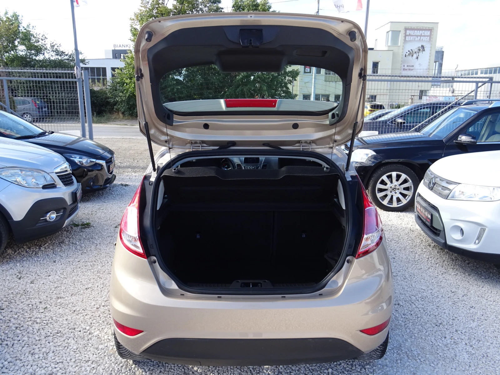 Ford Fiesta 1.4 Titanium GPL, снимка 4 - Автомобили и джипове - 56337699
