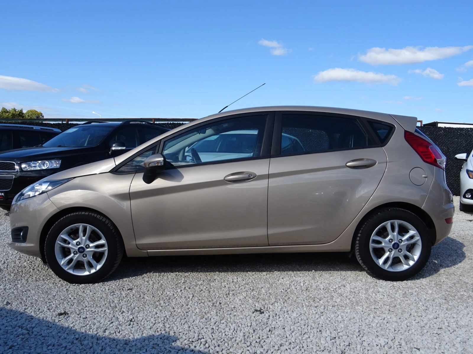 Ford Fiesta 1.4 Titanium GPL, снимка 2 - Автомобили и джипове - 56337699