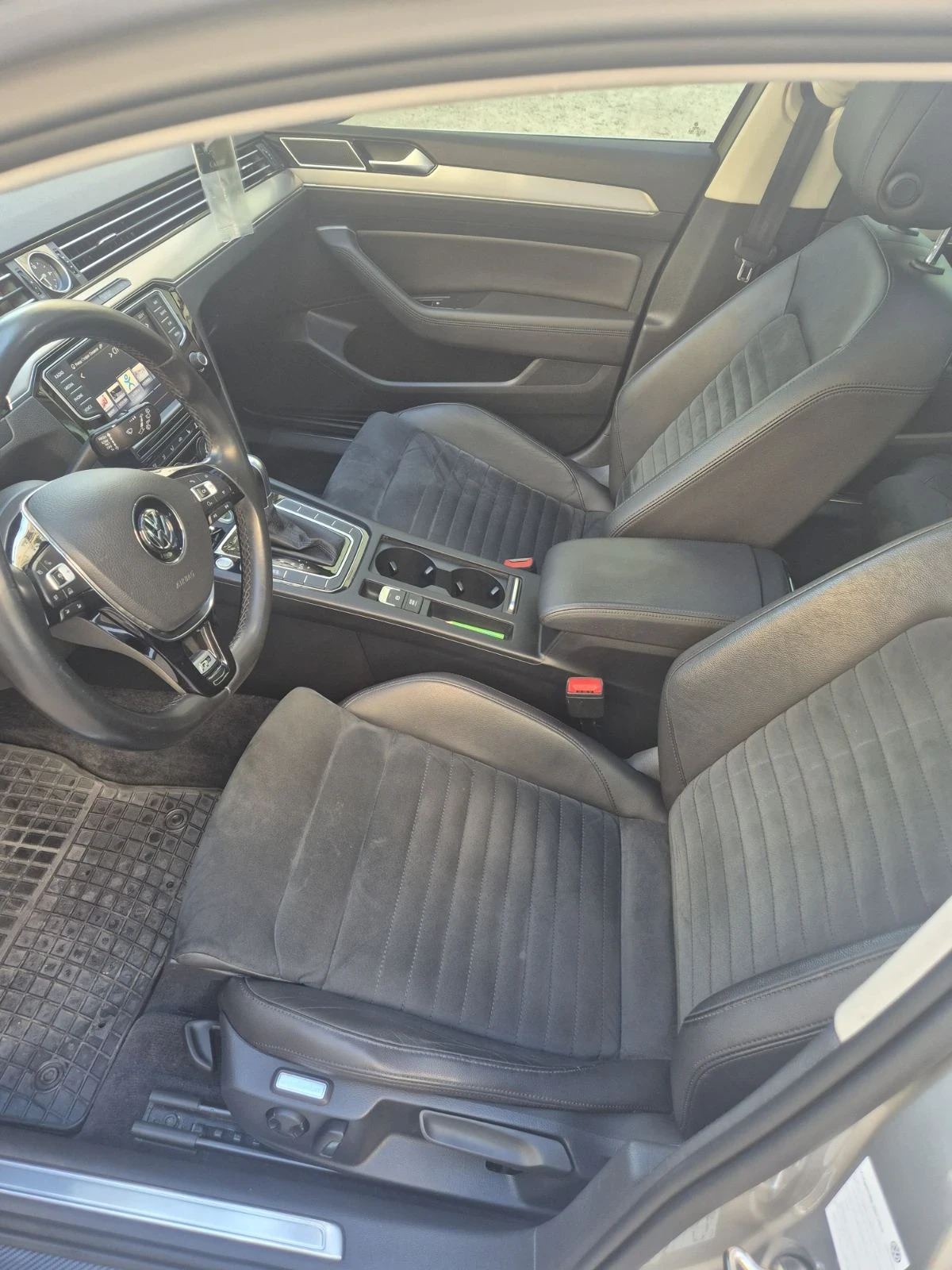 VW Passat 1.6 TDI, снимка 16 - Автомобили и джипове - 56348391