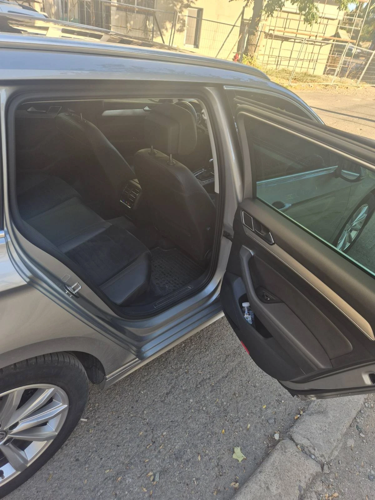 VW Passat 1.6 TDI, снимка 7 - Автомобили и джипове - 56348391