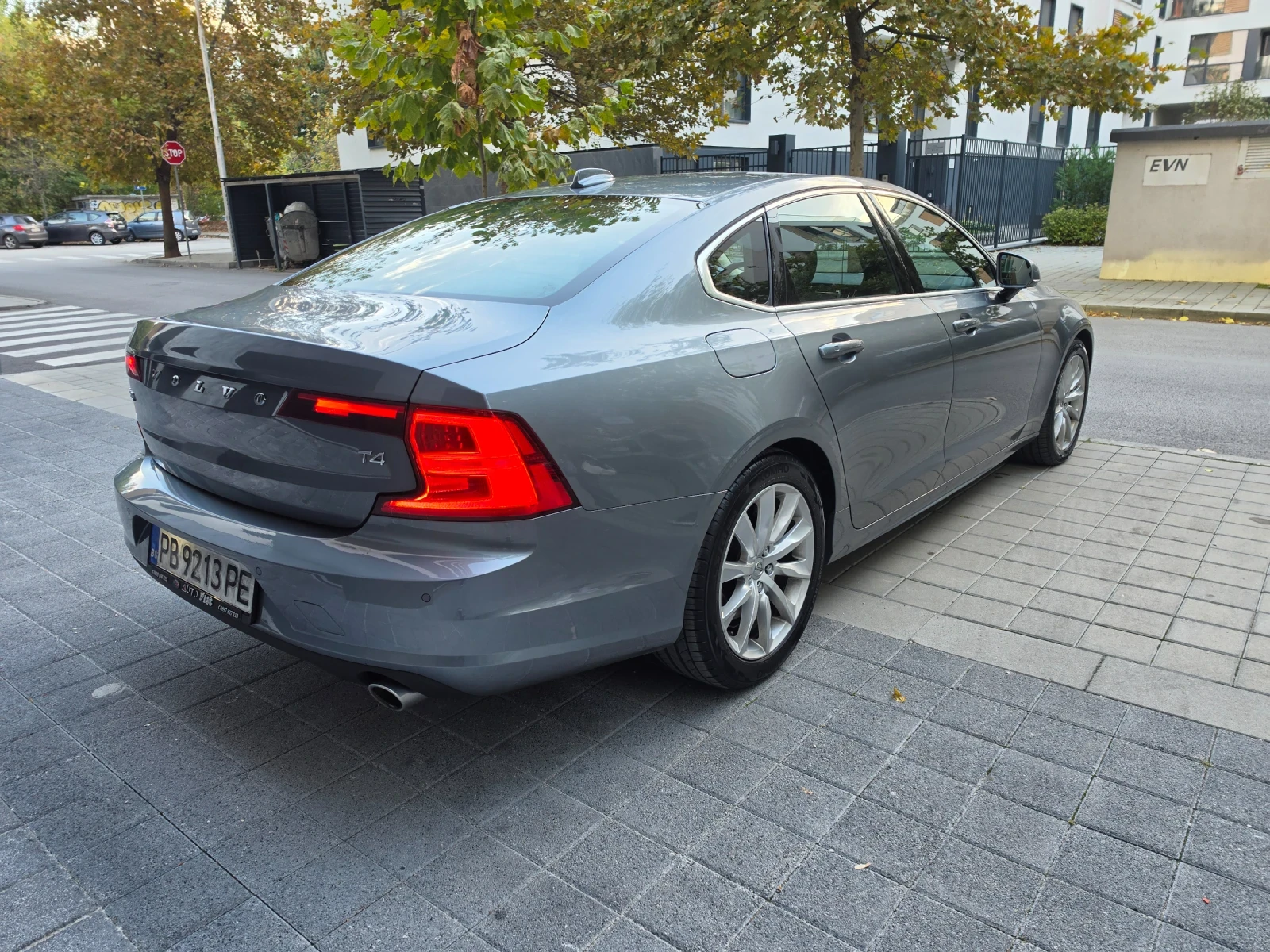 Volvo S90, снимка 4 - Автомобили и джипове - 56546598