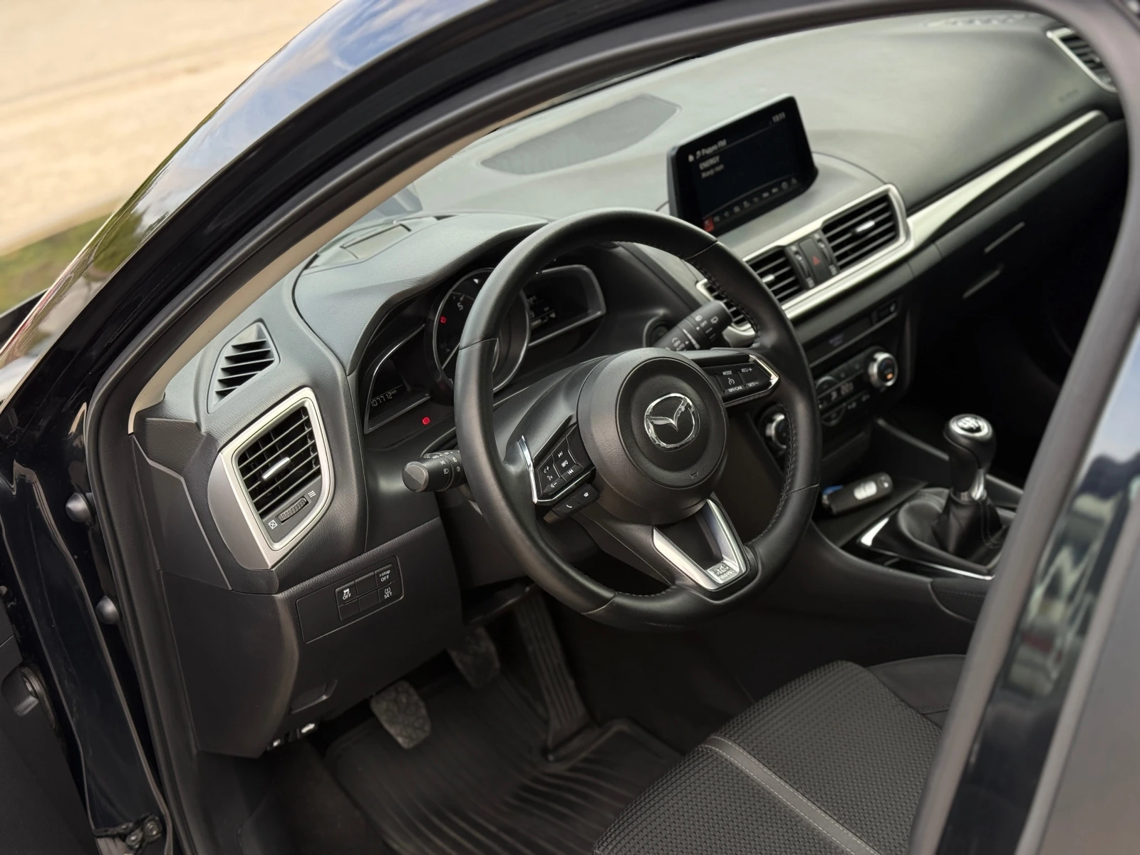 Mazda 3 1.5D* FACELIFT* , снимка 4 - Автомобили и джипове - 56626208