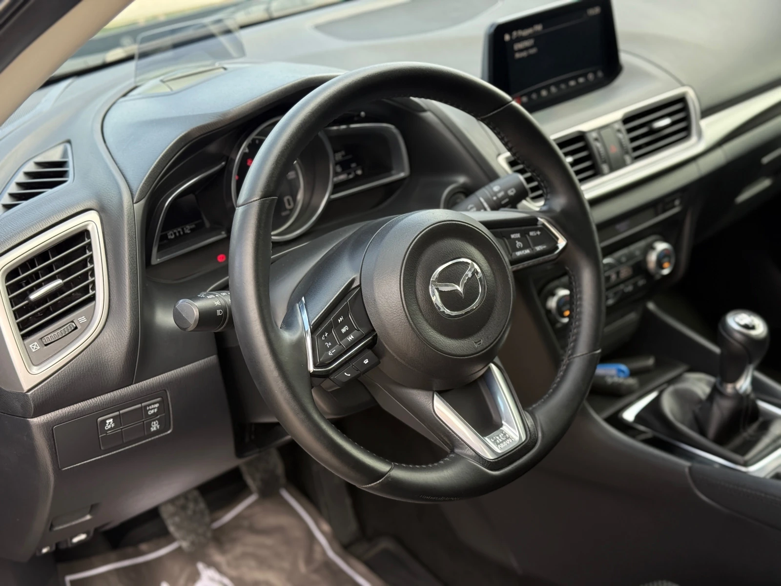 Mazda 3 1.5D* FACELIFT* , снимка 9 - Автомобили и джипове - 56626208
