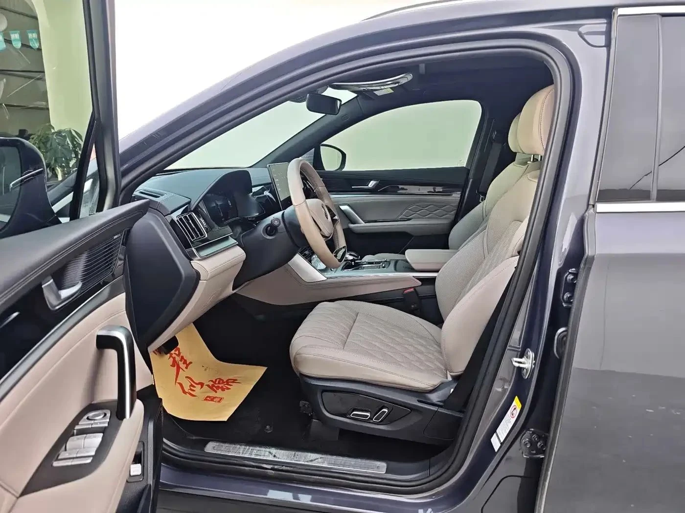 BYD Tang, снимка 8 - Автомобили и джипове - 56686958