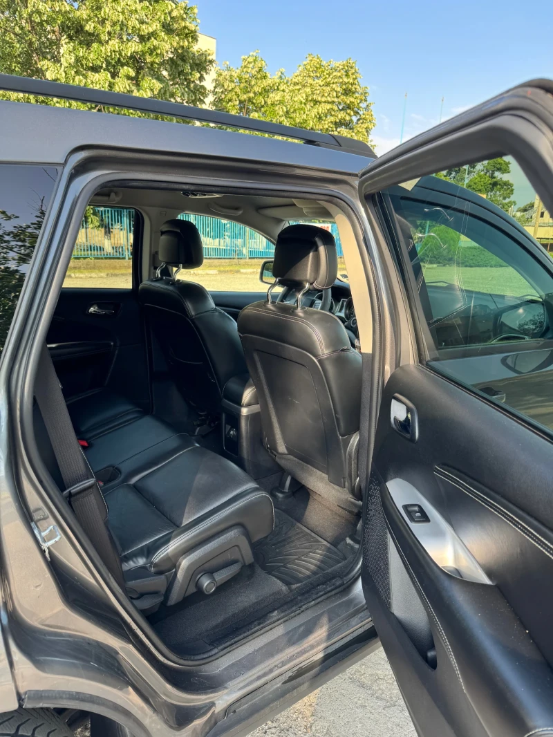 Fiat Freemont 2.0 D MULTIJET 7-МЕСТЕН Keyless 4х4, снимка 10 - Автомобили и джипове - 52388737