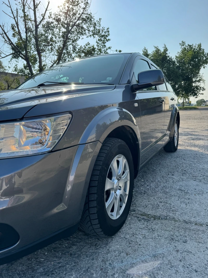 Fiat Freemont 2.0 D MULTIJET 7-МЕСТЕН Keyless 4х4, снимка 2 - Автомобили и джипове - 52388737