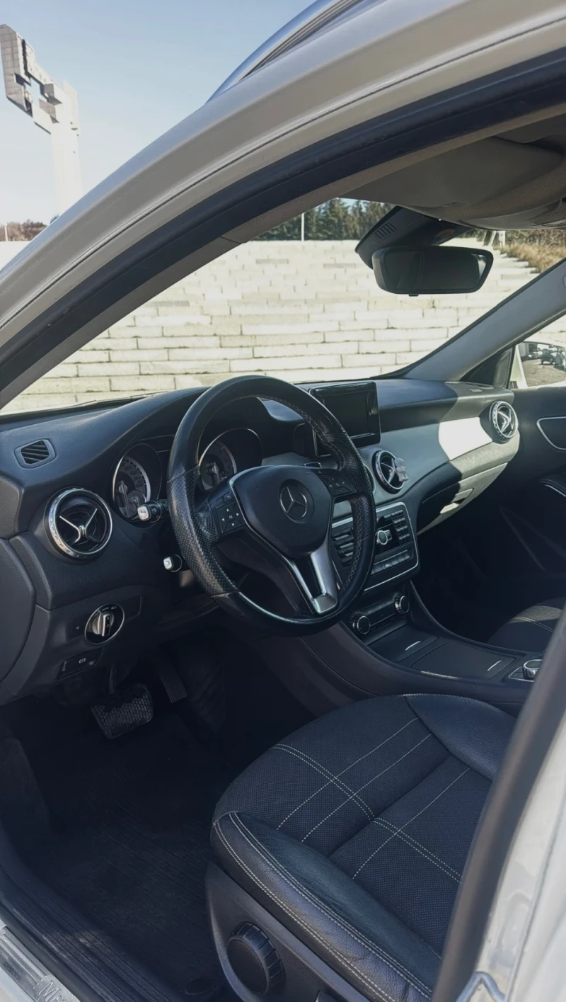 Mercedes-Benz GLA 200 4Matic, снимка 13 - Автомобили и джипове - 52593709