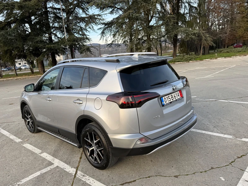 Toyota Rav4 2.0///Executive///Distronic///Face-Lift///KeyLess, снимка 6 - Автомобили и джипове - 52840648