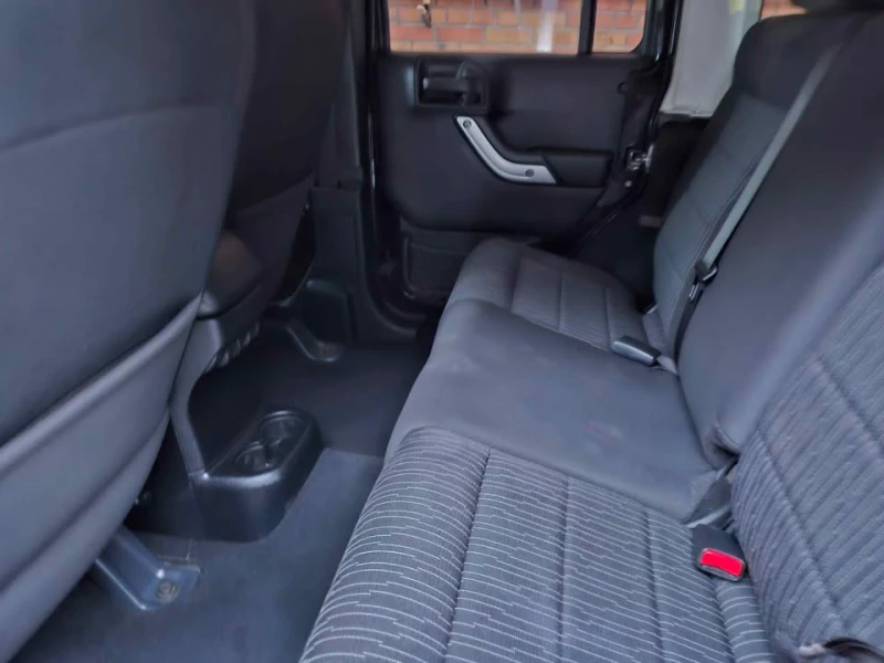 Jeep Wrangler * Unlimited Sahara* KEYLESS* XENON* КАМЕРА* , снимка 8 - Автомобили и джипове - 53539051