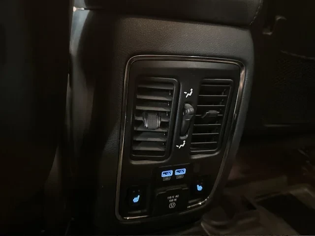 Jeep Grand cherokee Summit 4WD* FULL* ФИКСИРАНА ЦЕНА* АВТОКРЕДИТ* , снимка 16 - Автомобили и джипове - 54912409