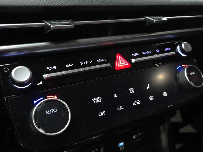 Hyundai Tucson 1.6 Automatic, снимка 16 - Автомобили и джипове - 55843145