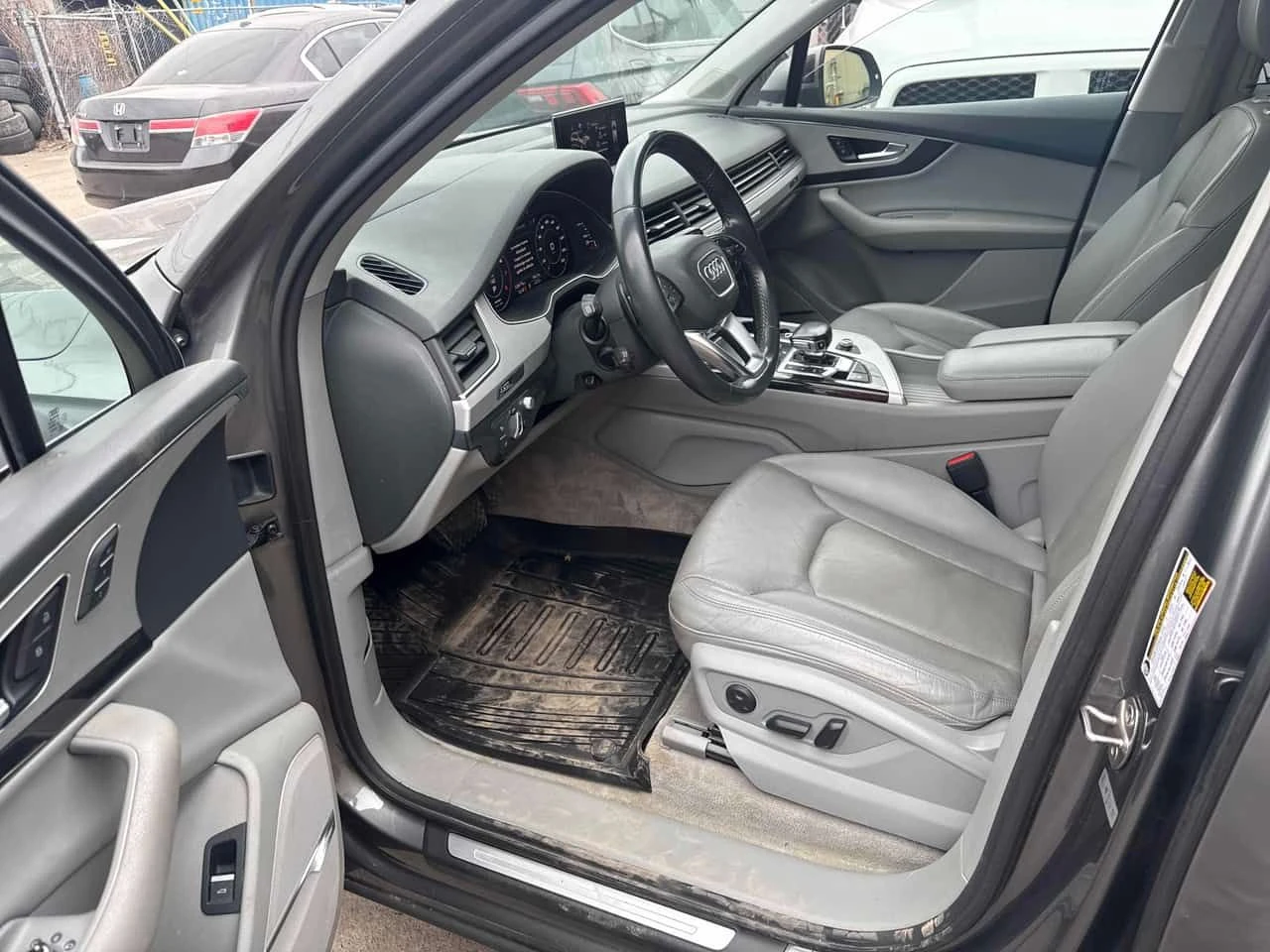 Audi Q7 TECHNIK * ДИСТРОНИК* 360 КАМЕРА* ОБДУХВАНЕ* ПАНОРА, снимка 7 - Автомобили и джипове - 54359672