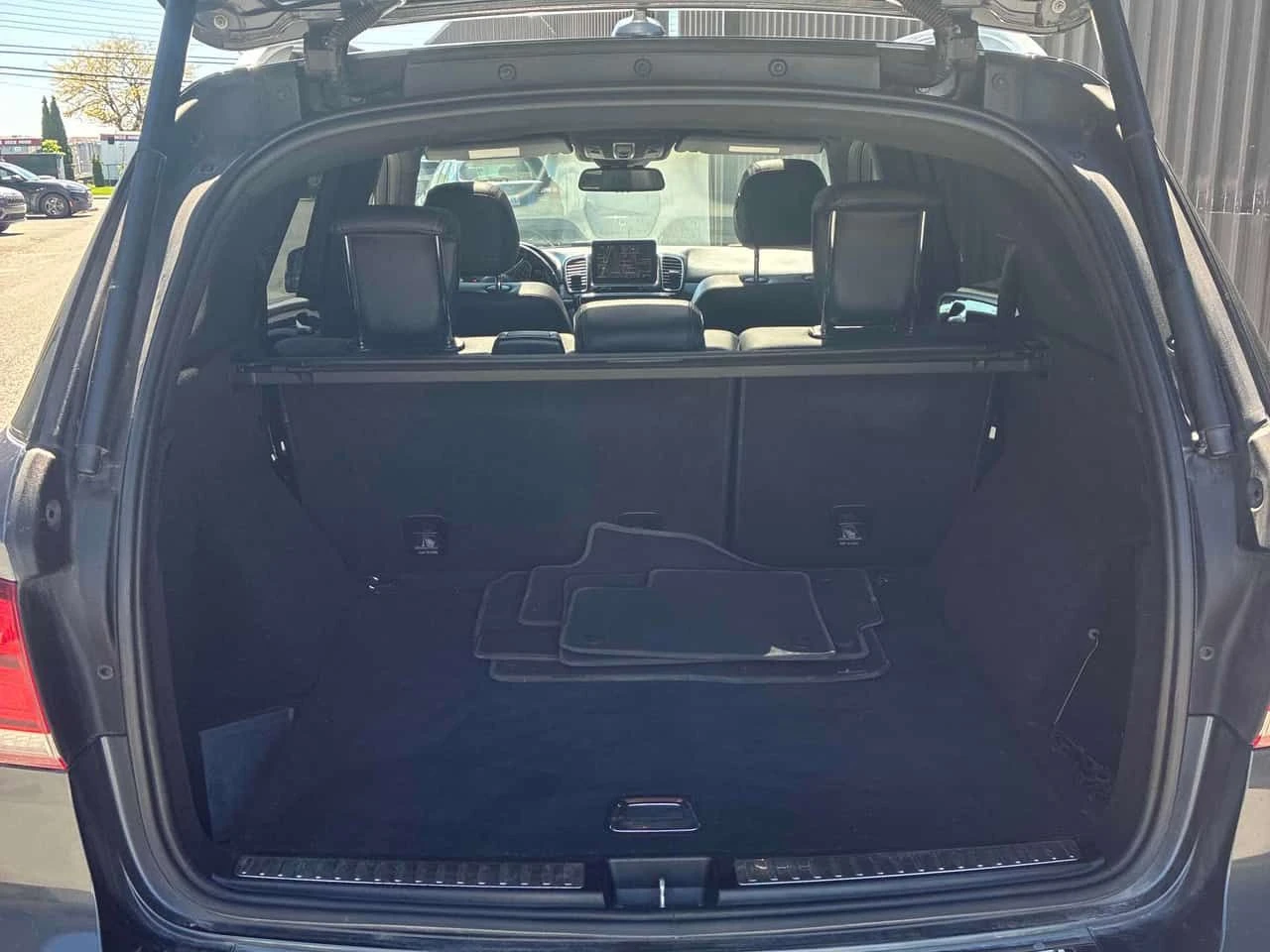 Mercedes-Benz GLE 350 d * 4AMTIC* HARMAN/KARDON* PANORAMA* , снимка 14 - Автомобили и джипове - 54635294