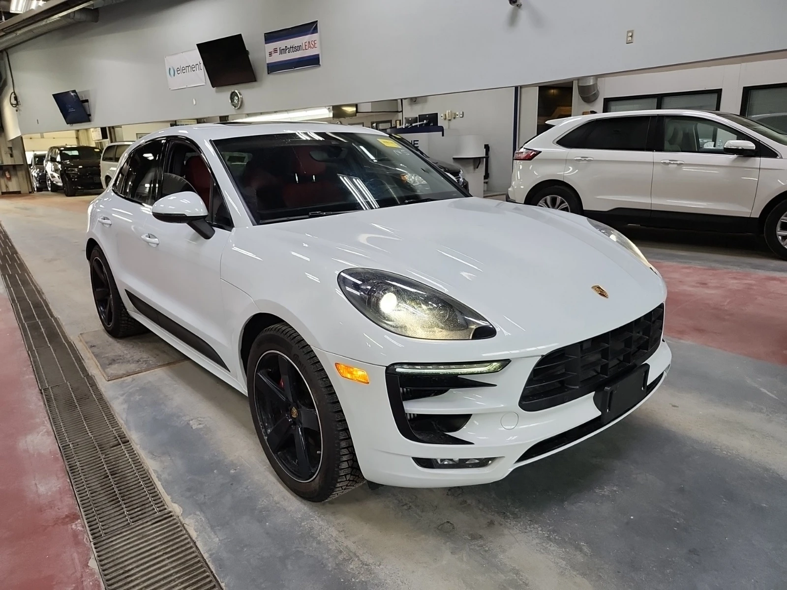 Porsche Macan GTS * * CARFAX * * АВТО КРЕДИТ * * , снимка 2 - Автомобили и джипове - 54813827