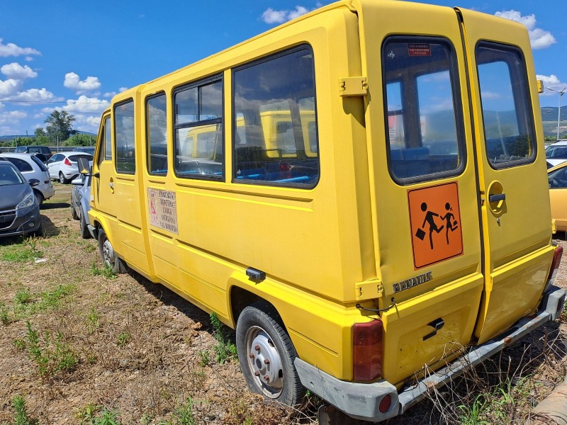 Renault Trafic 2.5TD, снимка 6 - Бусове и автобуси - 46122723