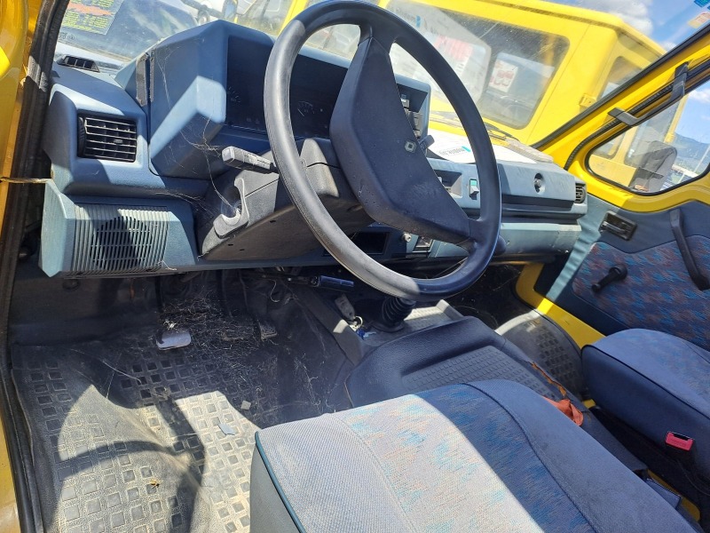 Renault Trafic 2.5TD, снимка 4 - Бусове и автобуси - 46122723