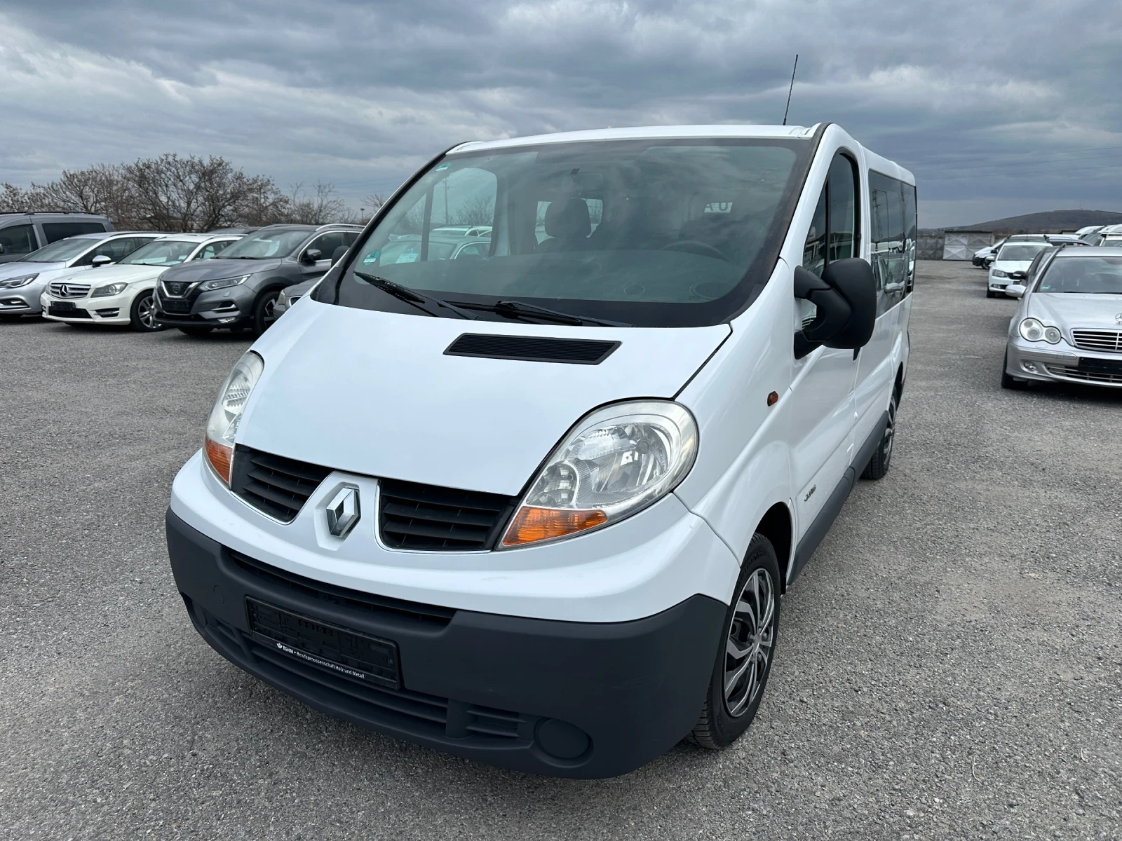 Renault Trafic 8+ 1* 2.0DCI* 115к.с* КЛИМАТИК* 6 скорости