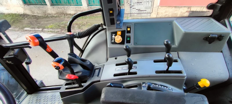 Трактор New Holland 7840, снимка 8 - Селскостопанска техника - 47426466