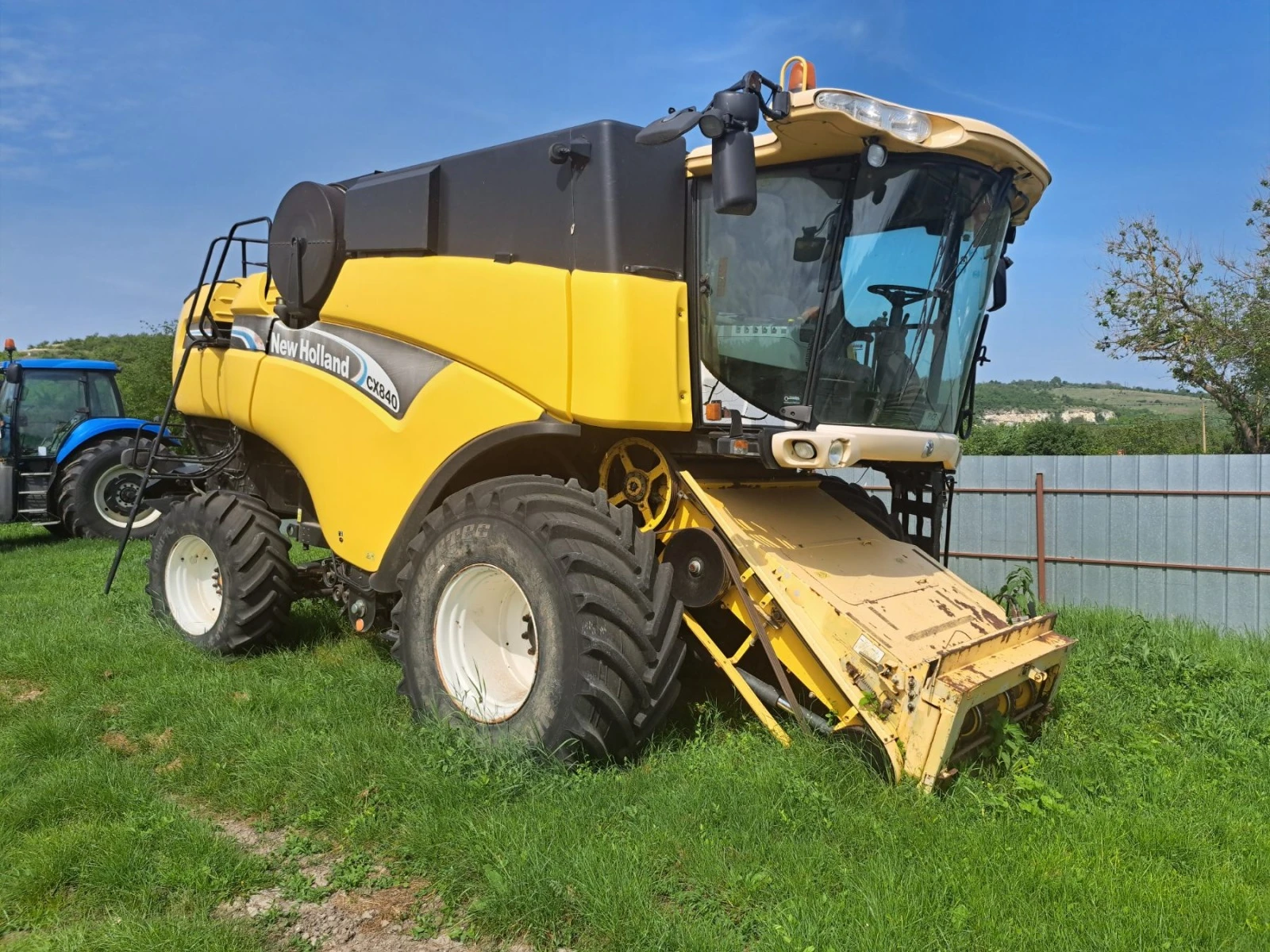 Комбайн New Holland CX 8.40 - изображение 2