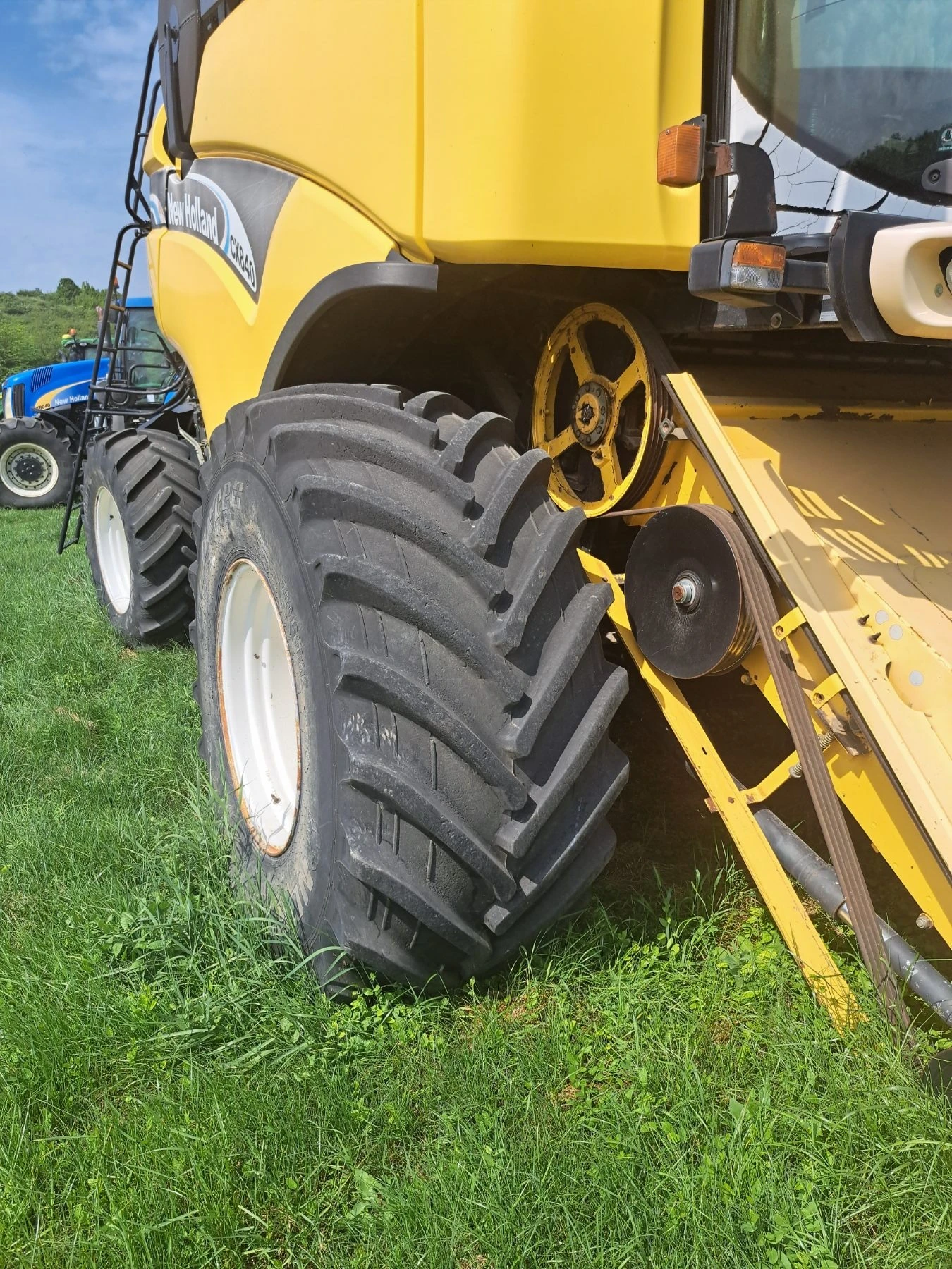 Комбайн New Holland CX 8.40 - изображение 9