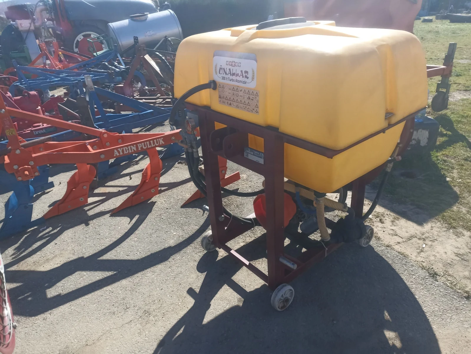 Пръскачка Друга марка 200-300 л., снимка 7 - Селскостопанска техника - 53790654