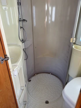 Кемпер Knaus 708G ДВА КЛИМАТИКА АВТ. САТ. АНТЕНА, снимка 16