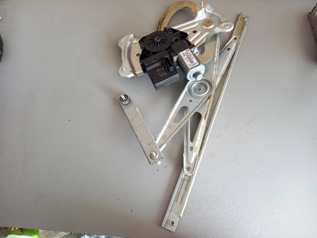         4 () | Mobile.bg   1