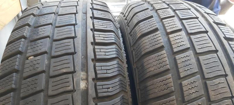 Гуми Всесезонни 235/75R15, снимка 1 - Гуми и джанти - 33053814