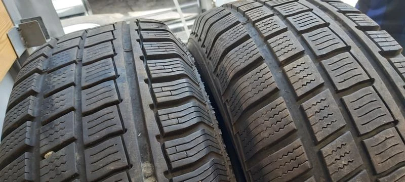 Гуми Всесезонни 235/75R15, снимка 2 - Гуми и джанти - 33053814